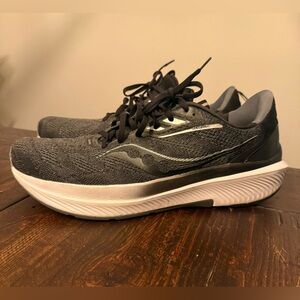 Saucony Echelon 9 Running Shoes in Black & White Mens Size 12 - preowned